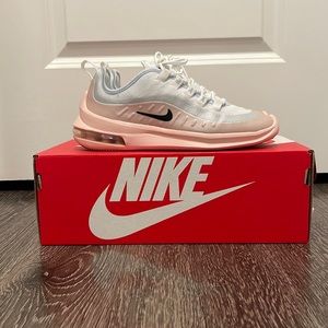 Nike Women’s Air Max Axis Size 6.5 White/Black-Washed Coral